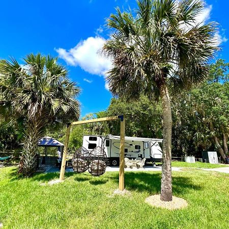 Lake Front Rv Experience Close To Port Canaveral And Kennedy Space Center Hotel Titusville Eksteriør billede