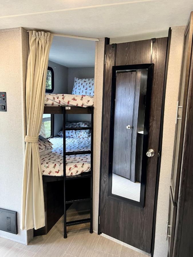 Lake Front Rv Experience Close To Port Canaveral And Kennedy Space Center Hotel Titusville Eksteriør billede